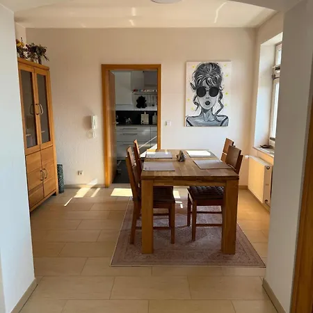 아파트 Stilvolle Mit Parkplatz Rülzheim